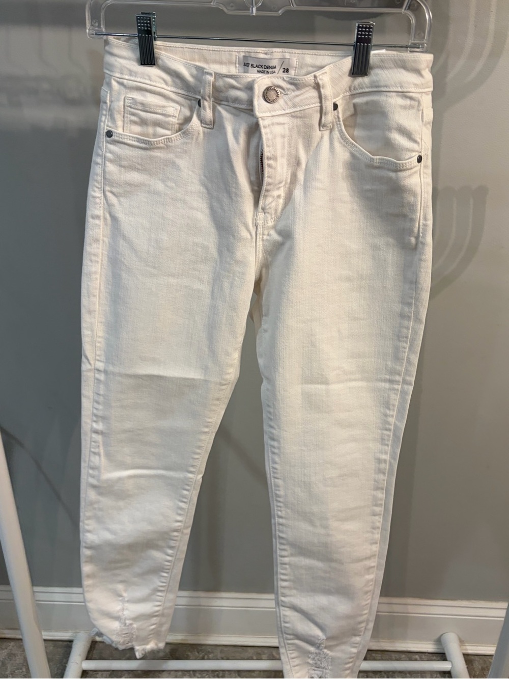 Just Black White Cropped High-Rise Jeans size 28